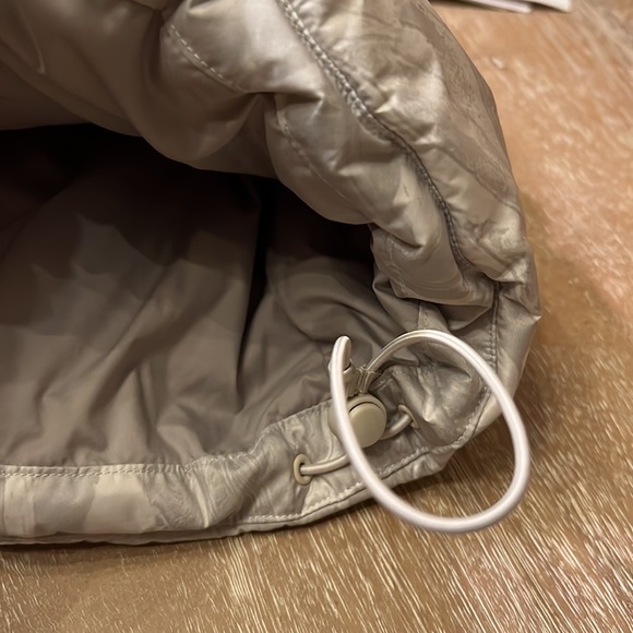Lululemon Down Jacket in Maple Metamorphosis Light Natural Multi Size 8 - Picture 10 of 14